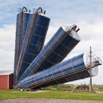 Silo falling